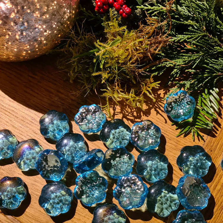 Snowflake Glass Shapes - Net Bag x40 pieces - Image 2